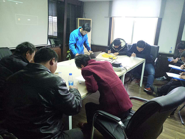 2017年奧的斯機(jī)電聯(lián)合分公司組織進(jìn)行工程安全培訓(xùn)